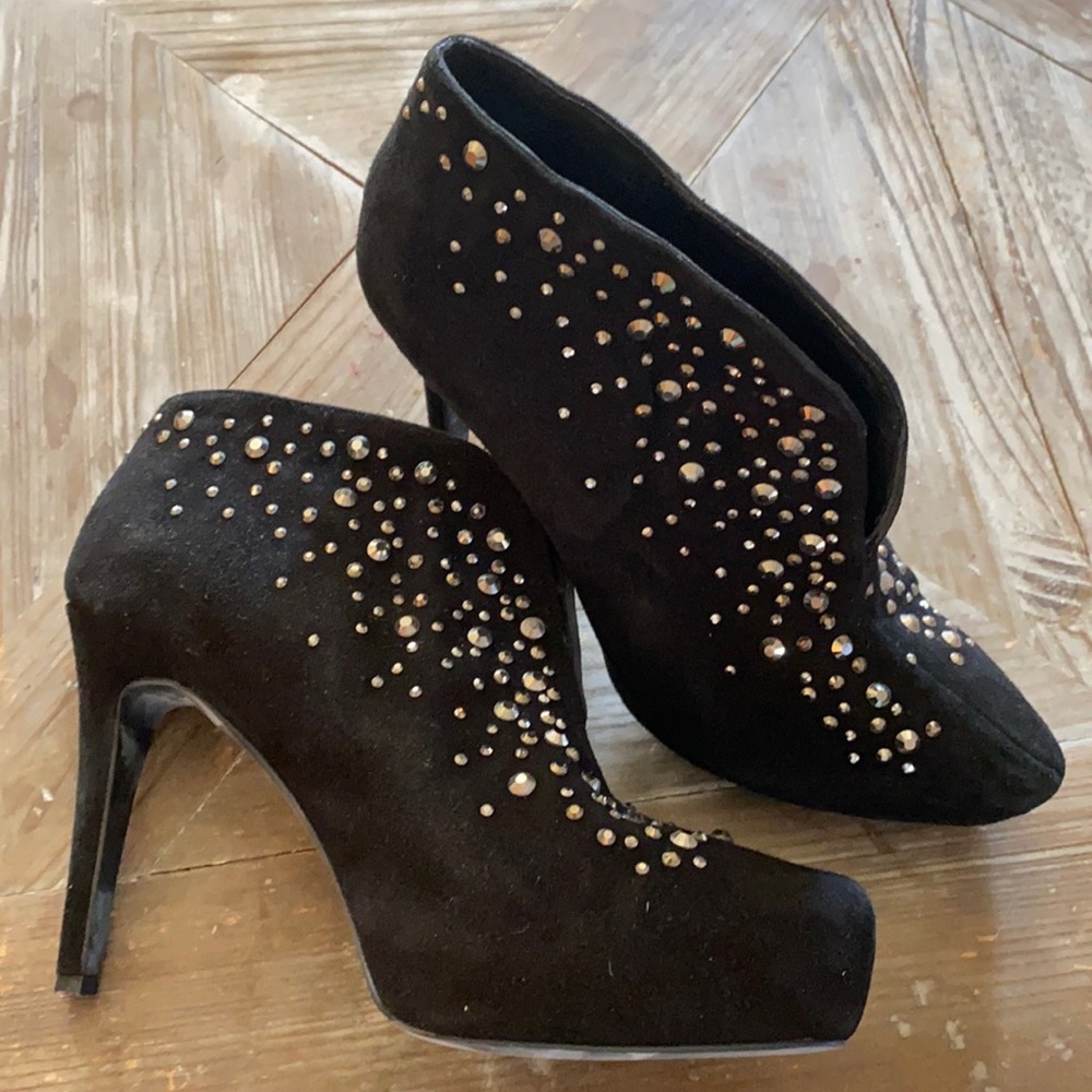 Gianni Bini boots size 6 NWOT rhinestone